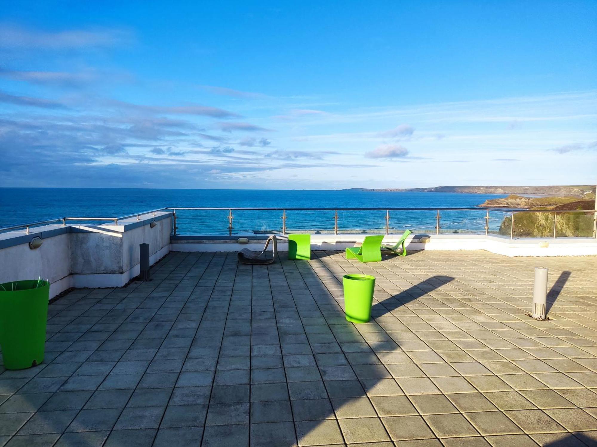 Newquay Rocklands Beach View Exteriör bild